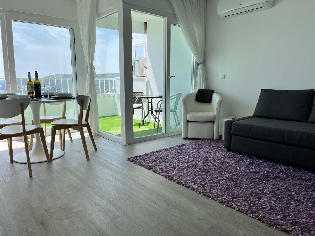 Axenic Retreat - Panoramic Ocean View, Sleeps 4, Ensuite Bathroom, New Redesign Сесимбра Экстерьер фото