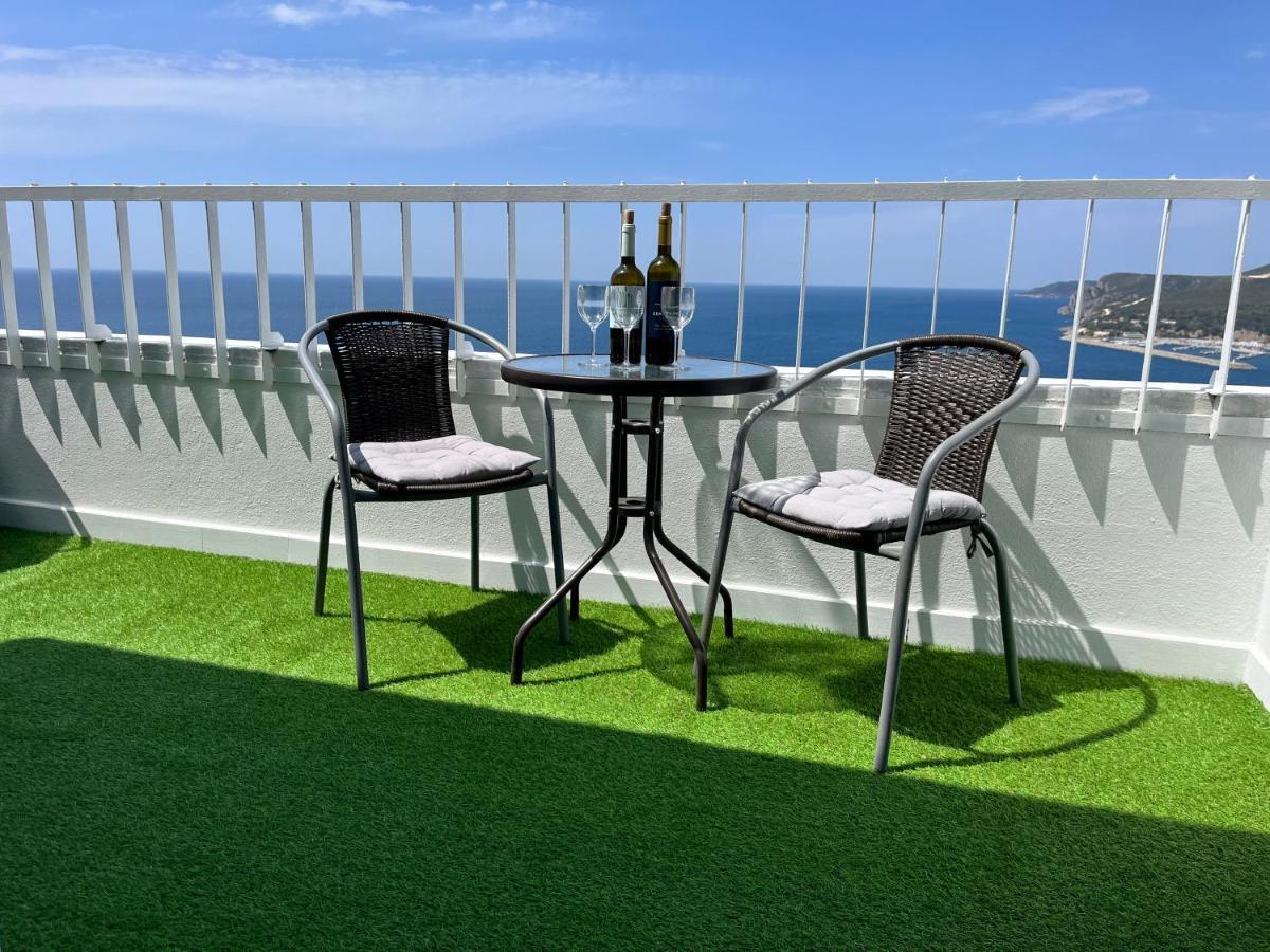Axenic Retreat - Panoramic Ocean View, Sleeps 4, Ensuite Bathroom, New Redesign Сесимбра Экстерьер фото