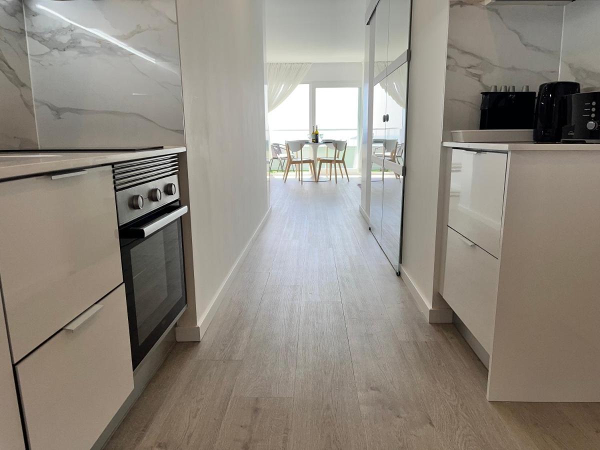 Axenic Retreat - Panoramic Ocean View, Sleeps 4, Ensuite Bathroom, New Redesign Сесимбра Экстерьер фото