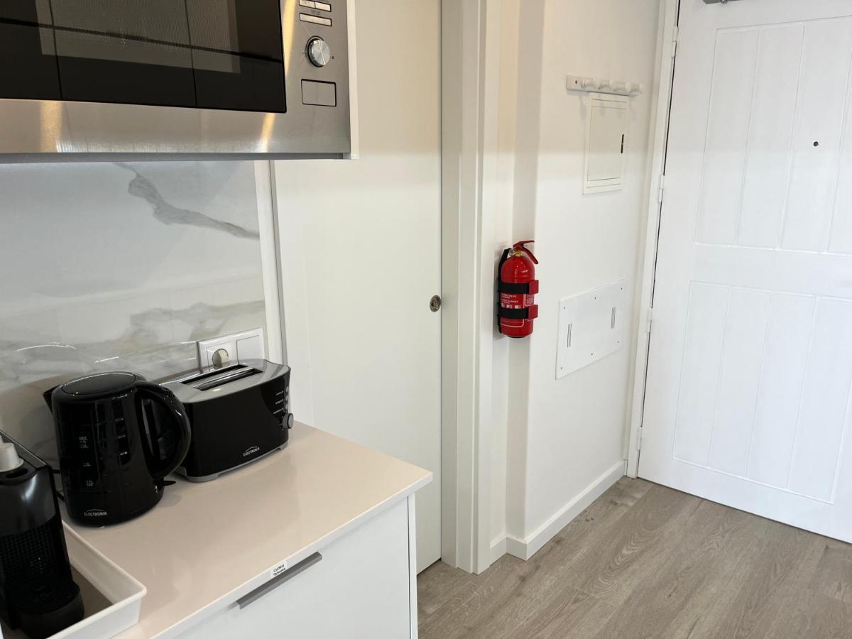 Axenic Retreat - Panoramic Ocean View, Sleeps 4, Ensuite Bathroom, New Redesign Сесимбра Экстерьер фото